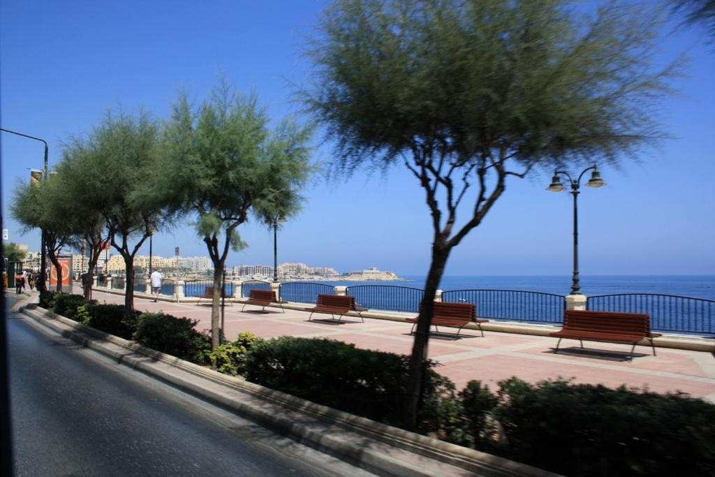 Superlative Apartment With Valletta And Harbour Views スリーマ エクステリア 写真